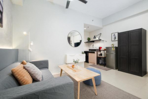 Resort-style Condo in Quezon City with Free Parking, Netflix and Smartlock